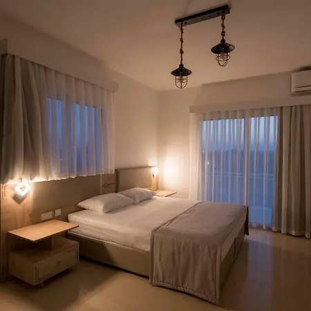 Apartment Deniz Airport