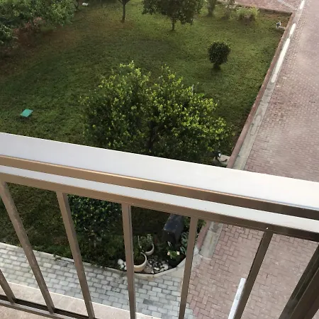 Deniz Airport 公寓