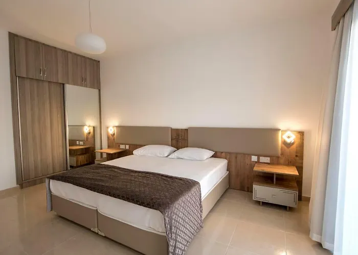 Deniz Airport * 尼科西亚